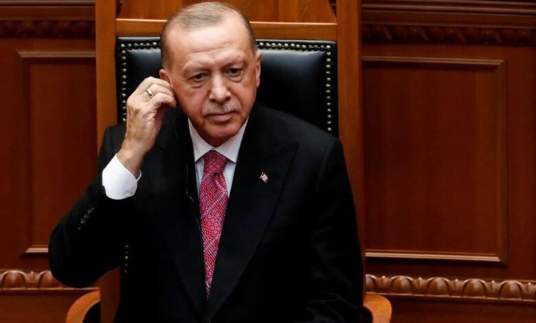 Represión en Turquía: Erdogan anunció nuevos controles a la prensa y a las redes sociales para evitar la “degeneración” social